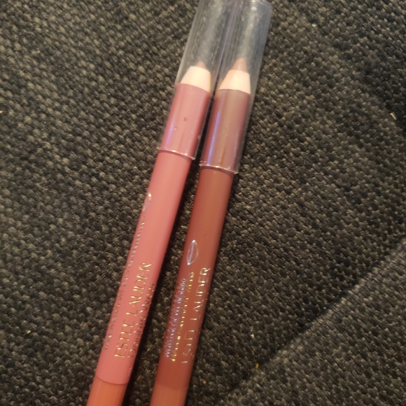 Estee Lauder Lipstick Collection - Picture 4 of 4